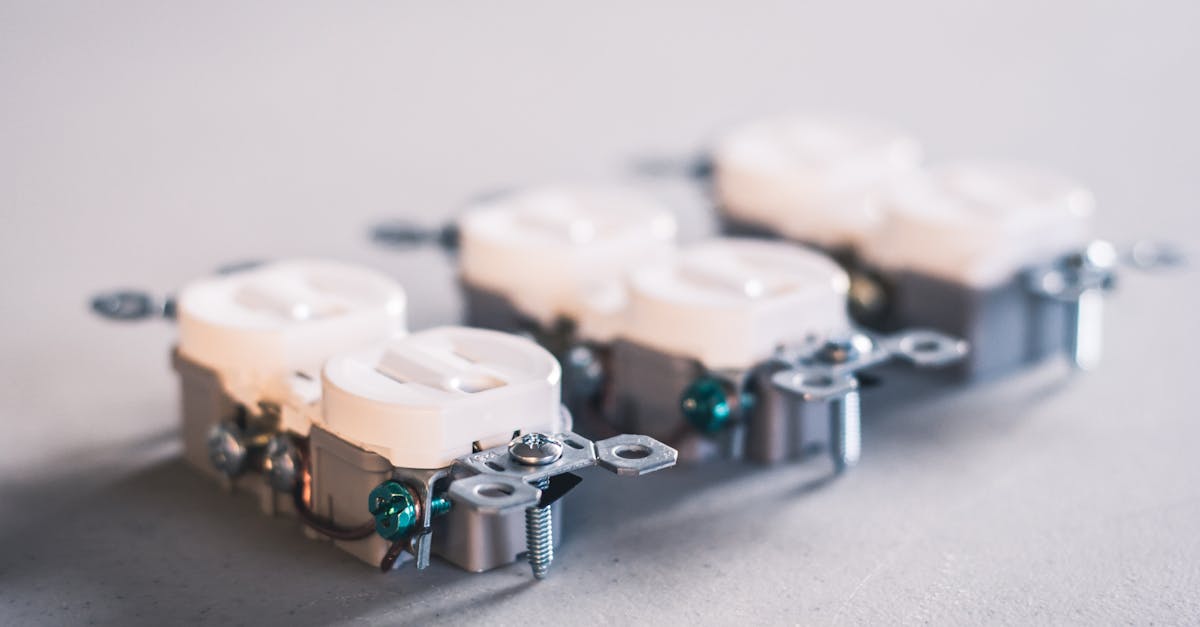 découvrez des conseils pratiques et essentiels pour réussir vos installations électriques en toute sécurité et efficacité.